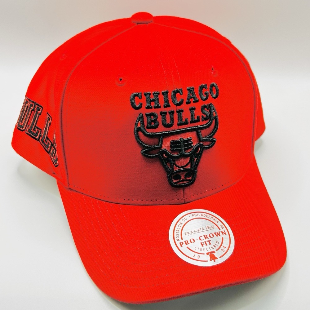 Chicago Bulls Mitchell & Ness Pro Crown Hat Cap Snapback Adjustable NBA Red